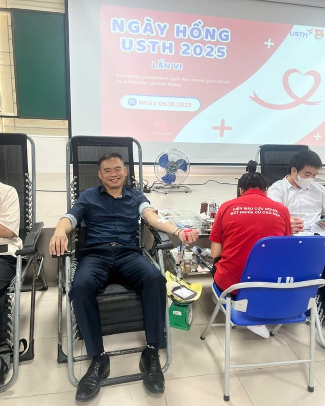 Trung tâm Nghiên cứu và Phát triển Công nghệ cao (CHTD) hưởng ứng nhiệt tình “Ngày Hồng USTH 2025 - Giọt máu cho đi, nhi