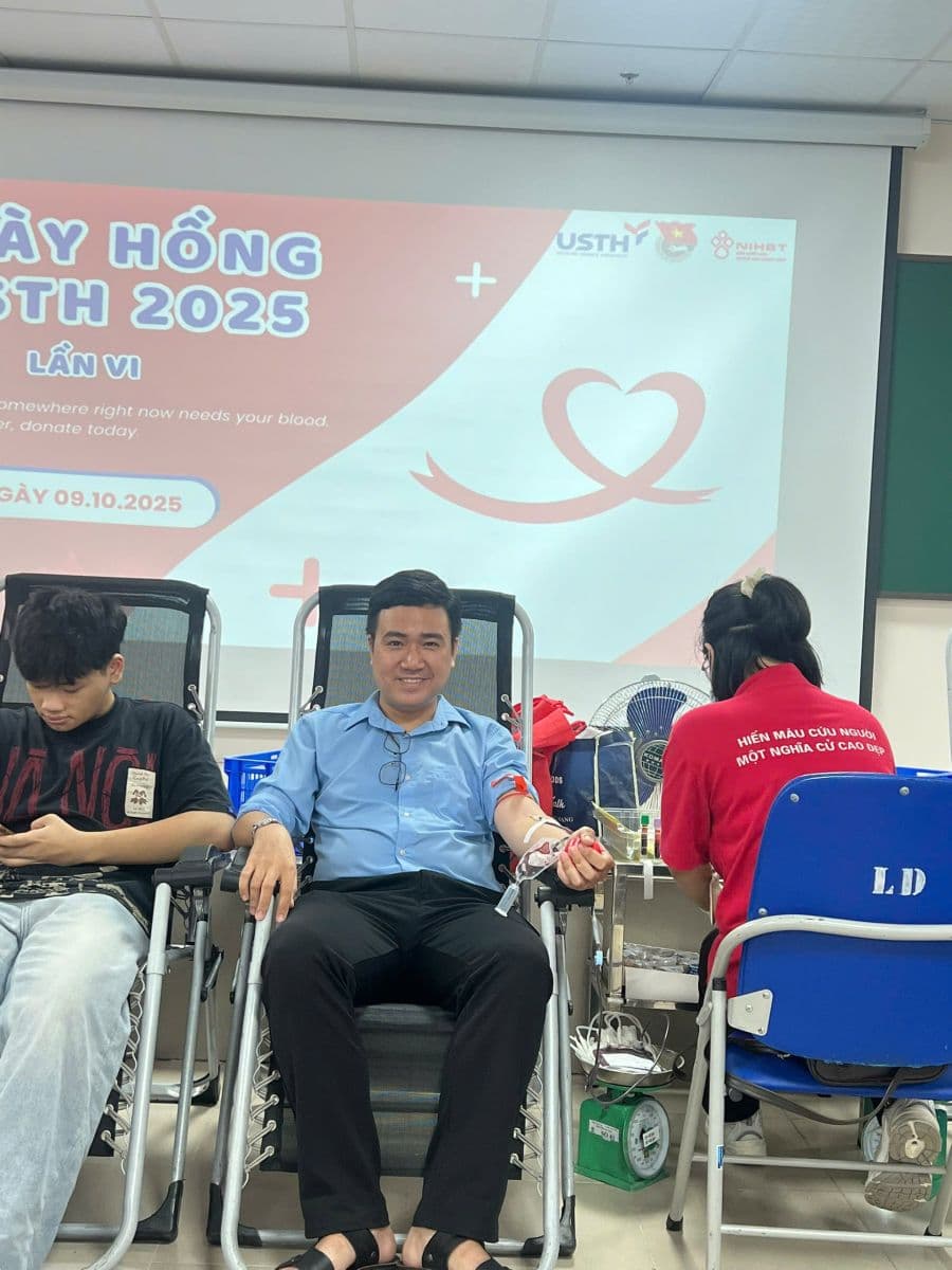 Trung tâm Nghiên cứu và Phát triển Công nghệ cao (CHTD) hưởng ứng nhiệt tình “Ngày Hồng USTH 2025 - Giọt máu cho đi, nhi