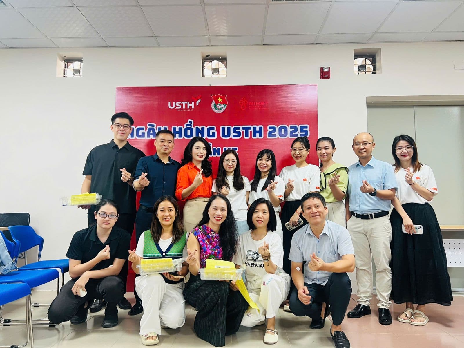 Trung tâm Nghiên cứu và Phát triển Công nghệ cao (CHTD) hưởng ứng nhiệt tình “Ngày Hồng USTH 2025 - Giọt máu cho đi, nhiều cuộc đời ở lại”