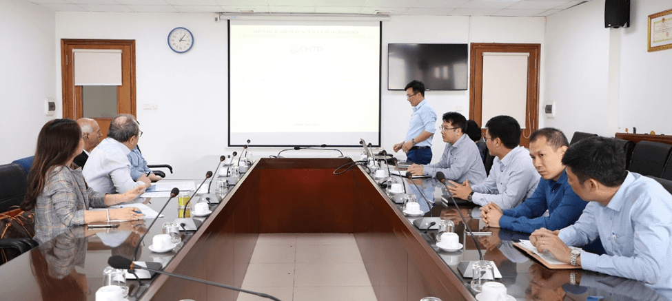 Đoàn Viện Hàn lâm Khoa học Bulgaria thăm và làm việc tại Trung tâm Nghiên cứu và phát triển công nghệ cao